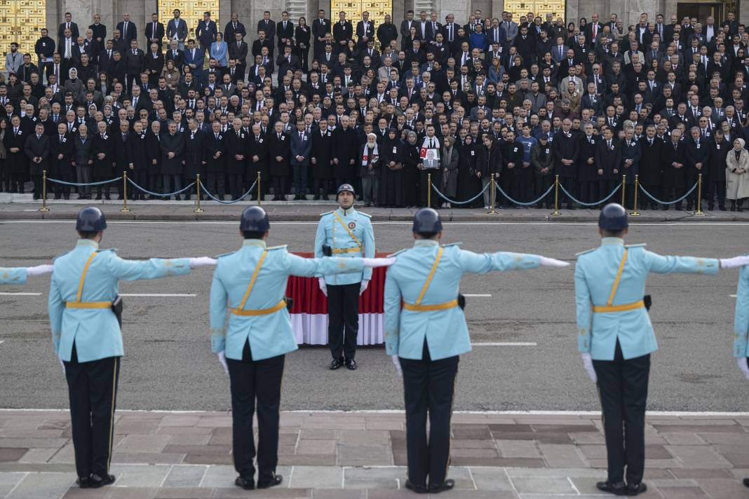 Hasan Bitmez için Meclis'te cenaze töreni. Babası Filistin atkısıyla uğurladı 23